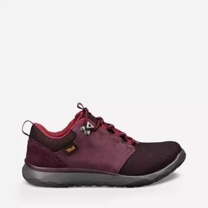 Teva Arrowood WP Shoes in Fig